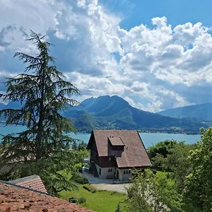 https://petit-studio-vue-lac-la-talloirdaze.hotels-rhonealpes.com